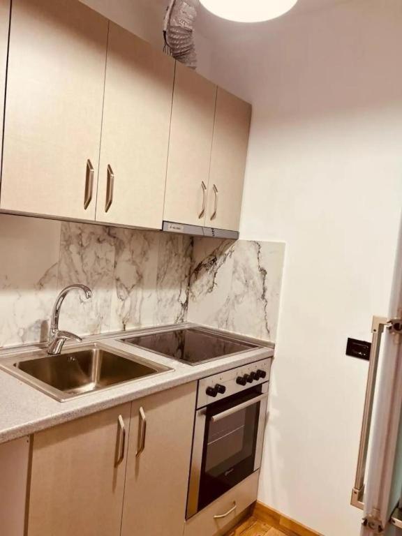 Comfy Studio In City Center 티라나 외부 사진